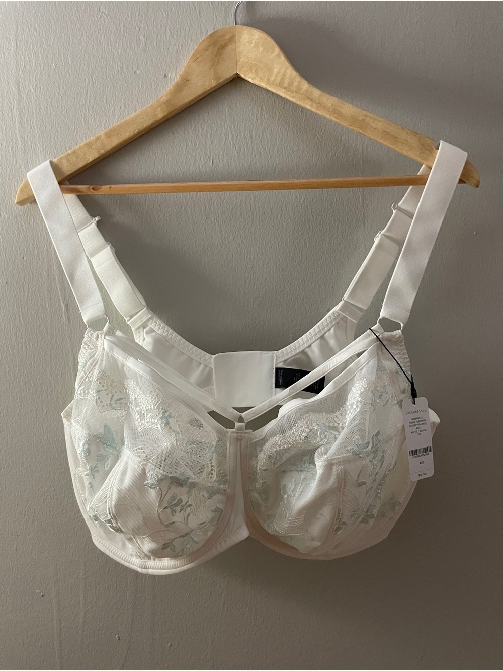 Women’s White Embroidered Full-Coverage Bra with Straps NWT 40I